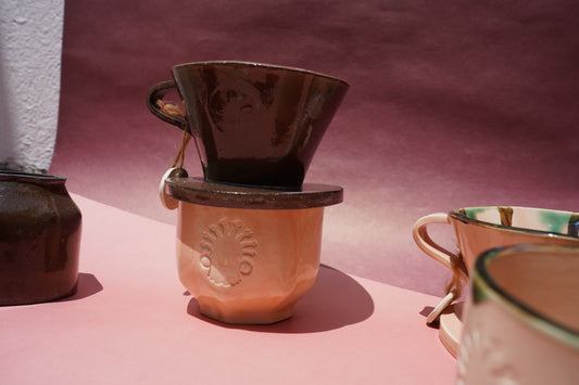 Guía definitiva para preparar la taza perfecta de café de especialidad en casa.